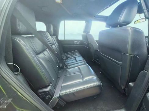 Used 2016 Lincoln Navigator Select image 10