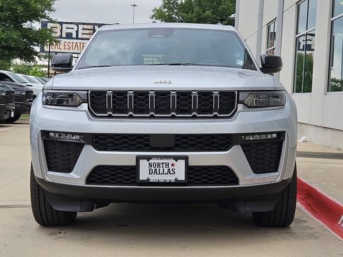 New 2026 Jeep Grand Cherokee L Limited RWD image 5