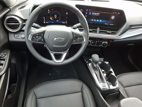 Used 2025 Chevrolet Trax ACTIV w/ Driver Confidence Package FWD image 12