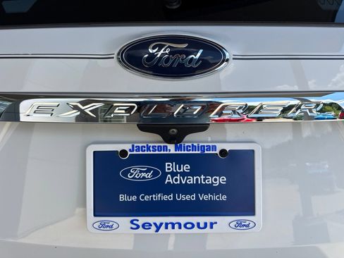 Certified 2018 Ford Explorer XLT w/ Equipment Group 202A FWD image 14