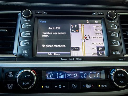 Used 2019 Toyota Highlander Limited image 39