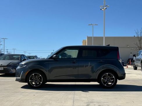 Used 2023 Kia Soul EX image 5