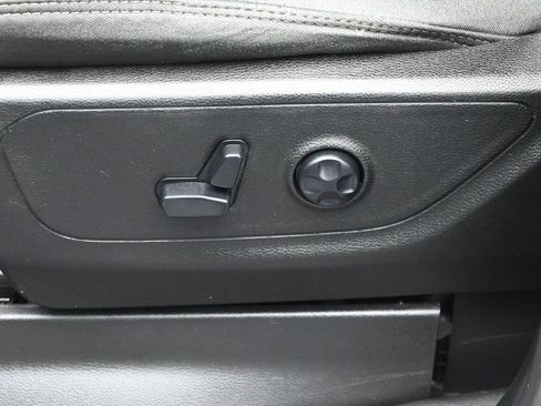 Used 2021 RAM 1500 Big Horn AWD/4WD image 11
