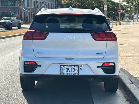 Used 2022 Kia Niro EX FWD image 4