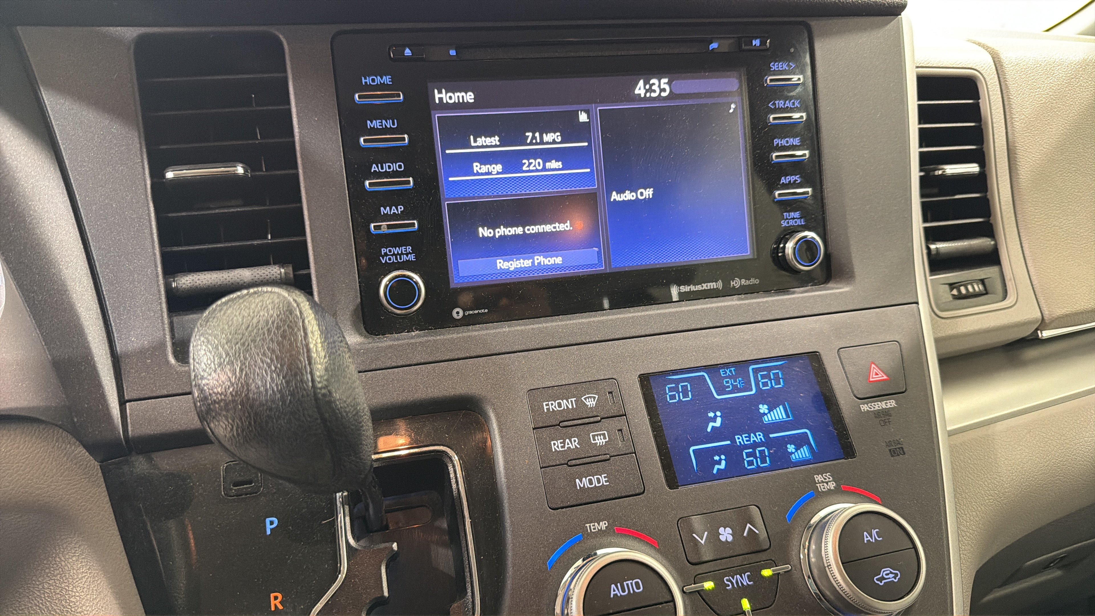 Used 2020 Toyota Sienna LE FWD image 17