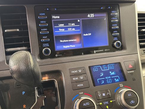 Used 2020 Toyota Sienna LE FWD image 17