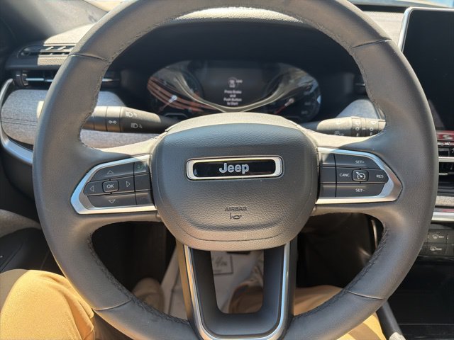 Used 2024 Jeep Compass Latitude AWD/4WD image 13
