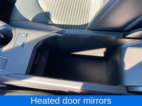 Used 2022 Toyota Camry SE image 12