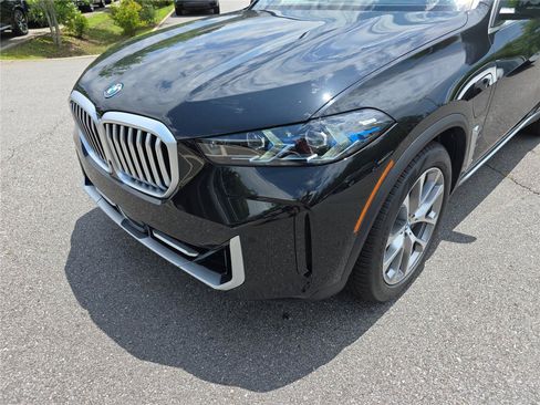New 2026 BMW X5 xDrive50e w/ Climate Comfort Package AWD/4WD image 9