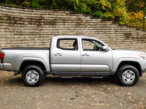 Certified 2023 Toyota Tacoma SR image 5