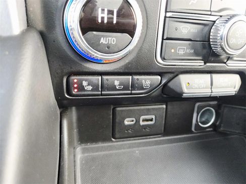 Used 2021 GMC Yukon SLT w/ SLT Luxury Plus Package image 34