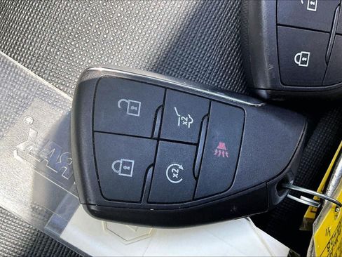 Used 2025 Buick Enclave Preferred FWD image 12