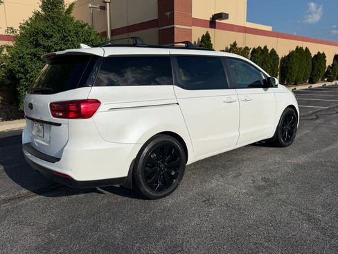 Used 2021 Kia Sedona EX image 8