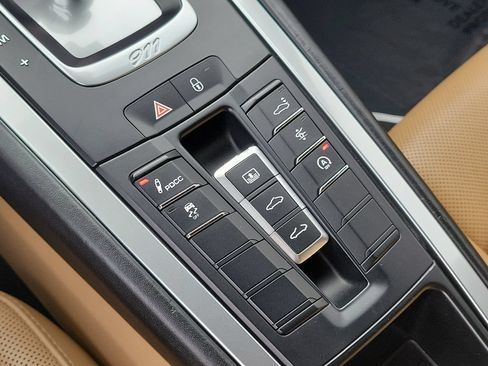Certified 2017 Porsche 911 Carrera 4S AWD/4WD image 35