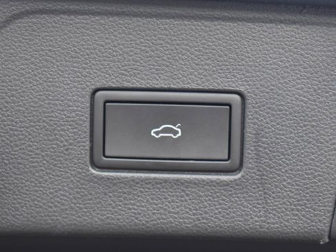 Used 2022 Volkswagen Atlas SE image 45