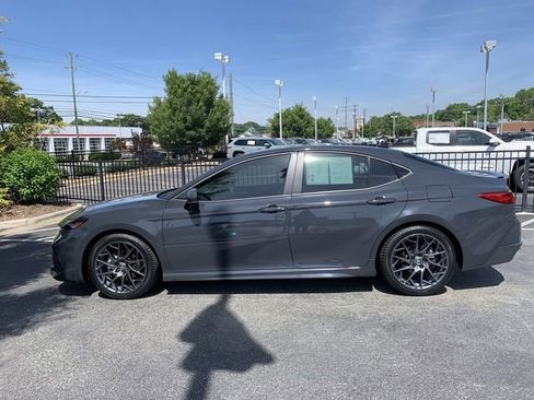 Used 2025 Toyota Camry XSE FWD image 5