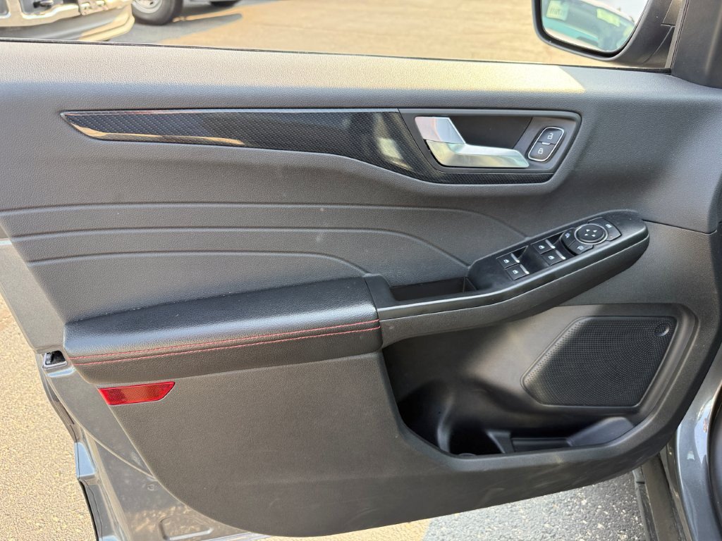 Used 2025 Ford Escape ST-Line Select AWD/4WD image 10