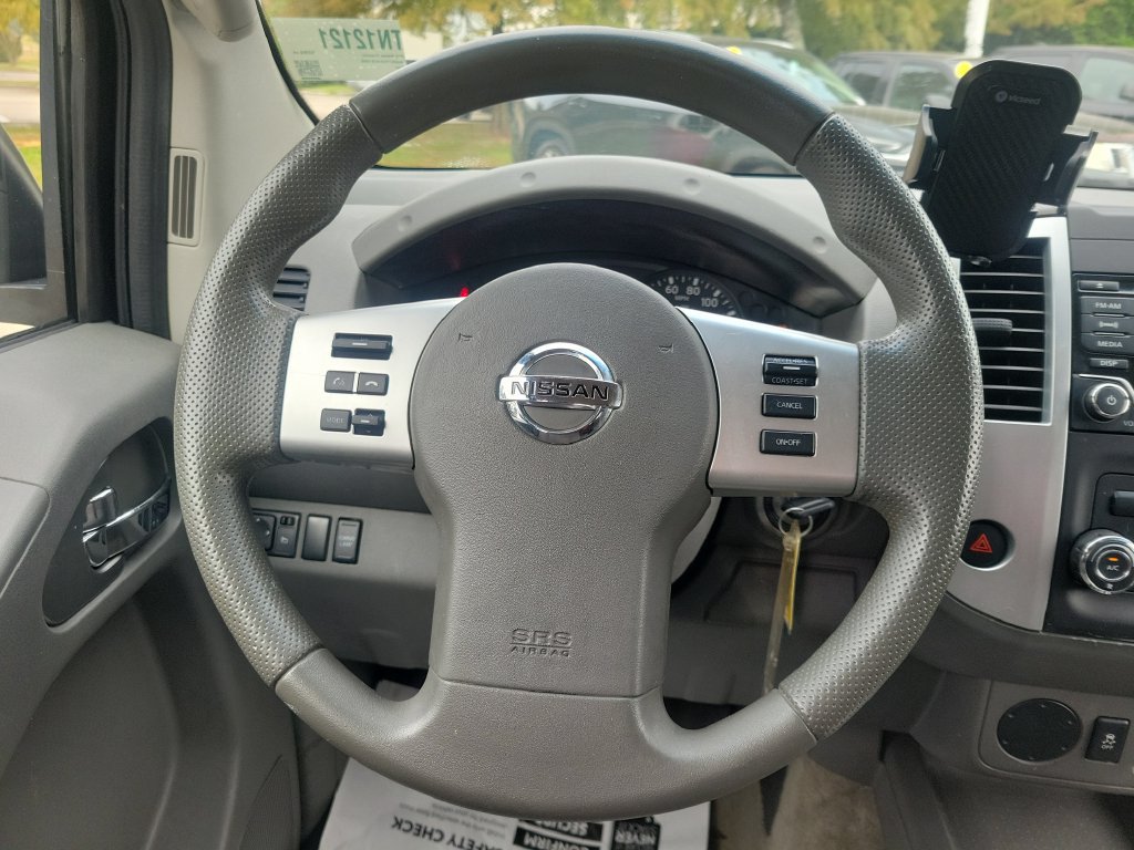 Used 2015 Nissan Frontier SV RWD image 18