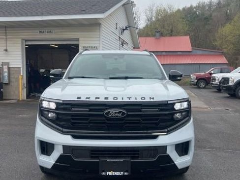 Used 2026 Ford Expedition Max Platinum AWD/4WD image 1