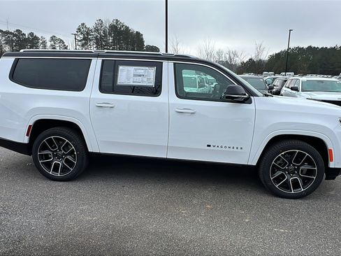New 2025 Jeep Wagoneer L Series III image 7