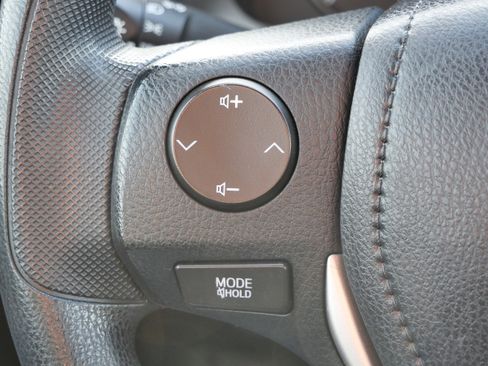 Used 2016 Toyota RAV4 LE image 33