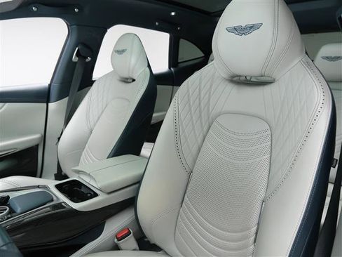 Used 2022 Aston Martin DBX AWD/4WD image 12