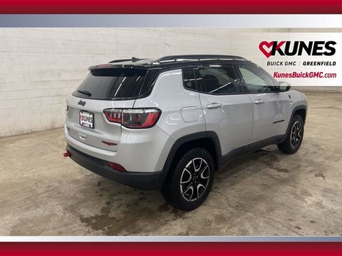 Used 2025 Jeep Compass Trailhawk image 5