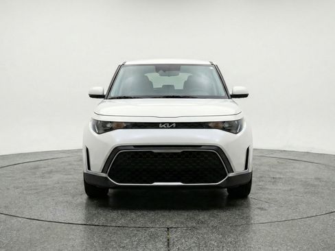 Used 2025 Kia Soul LX w/ LX Technology Package image 2