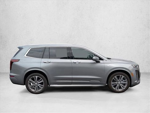 Used 2025 Cadillac XT6 Premium Luxury FWD image 4