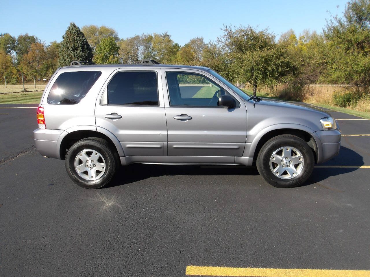 Used 2007 Ford Escape Limited FWD image 2