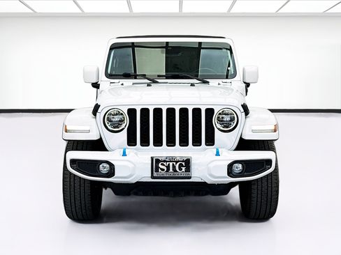 Used 2021 Jeep Wrangler Unlimited Sahara AWD/4WD image 2