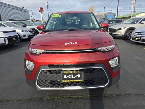 Used 2022 Kia Soul LX image 8