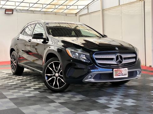 Used 2017 Mercedes-Benz GLA 250 4MATIC image 2