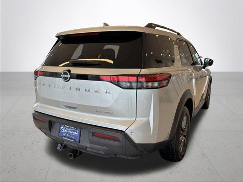 Used 2023 Nissan Pathfinder SV AWD/4WD image 3
