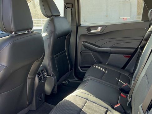 New 2025 Ford Escape SE image 8