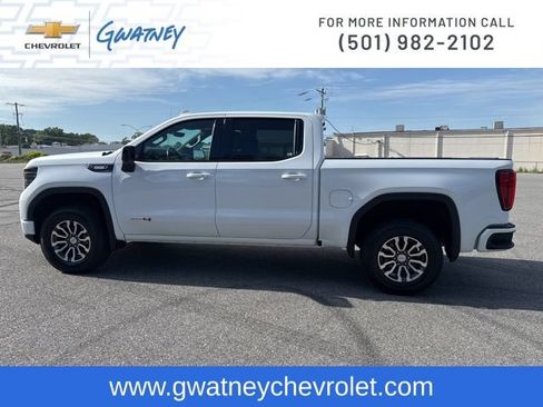 Used 2023 GMC Sierra 1500 AT4 w/ AT4 Premium Package AWD/4WD image 8