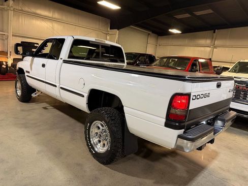 Used 1998 Dodge Ram 2500 Truck 4x4 Quad Cab image 2