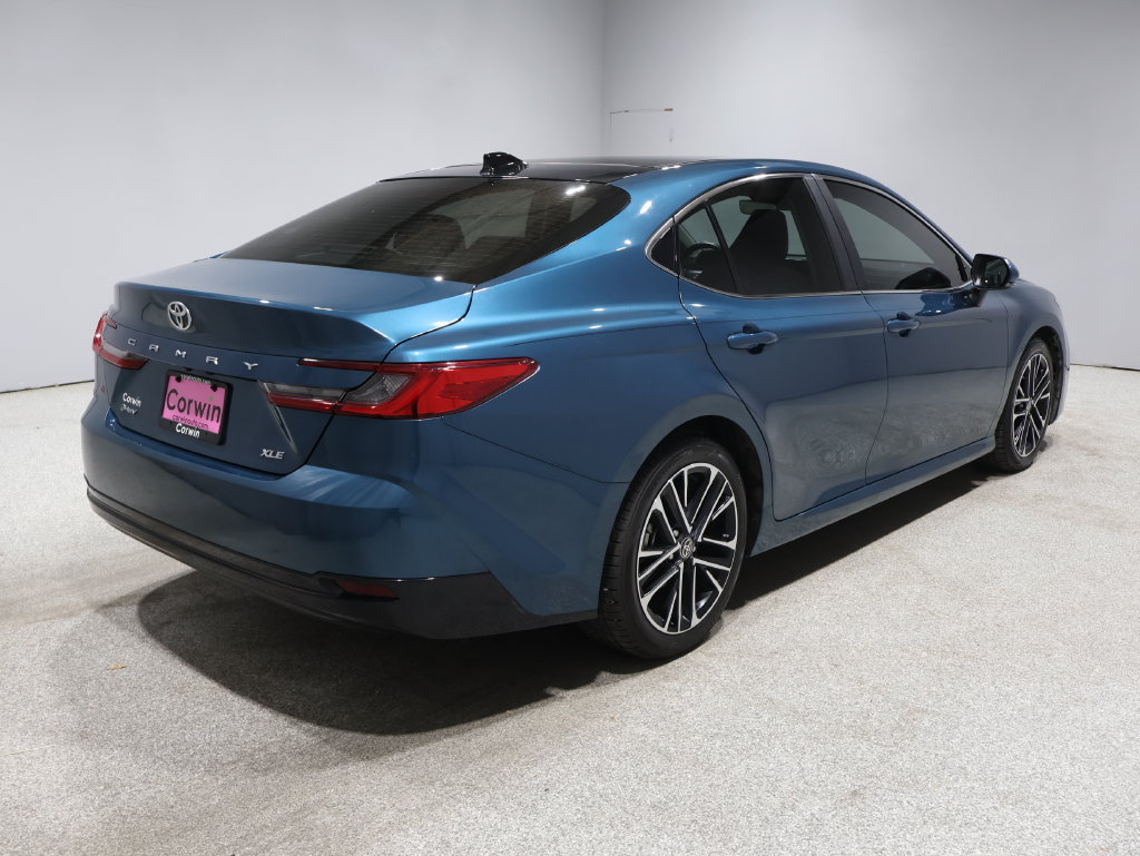Used 2025 Toyota Camry XLE FWD image 2