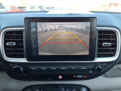 Used 2023 Hyundai Venue SEL w/ Cargo Package image 9