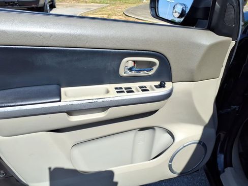 Used 2012 Suzuki Grand Vitara Premium RWD image 3