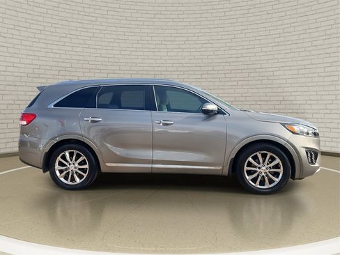 Used 2017 Kia Sorento SX image 4