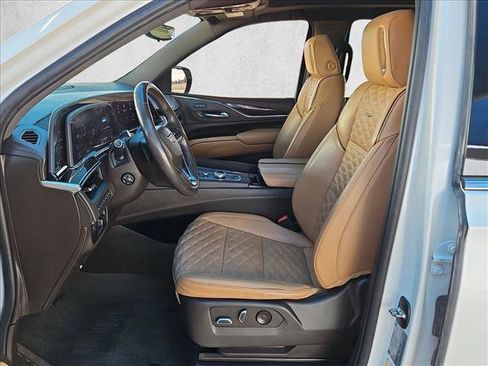 Used 2022 Cadillac Escalade Premium Luxury w/ Performance Package image 17