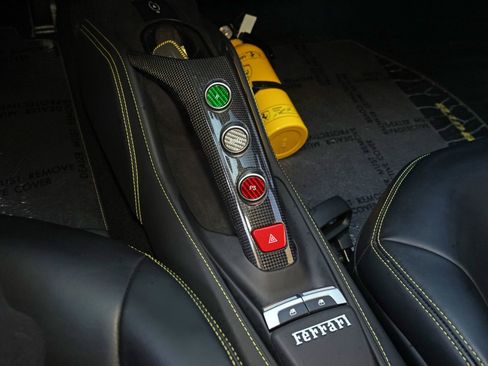 Used 2018 Ferrari 488 GTB Base image 26