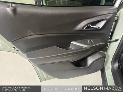 Used 2024 Chevrolet Trax ACTIV w/ Sunroof Package FWD image 18