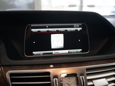 Used 2014 Mercedes-Benz E 350 4MATIC Sedan image 35