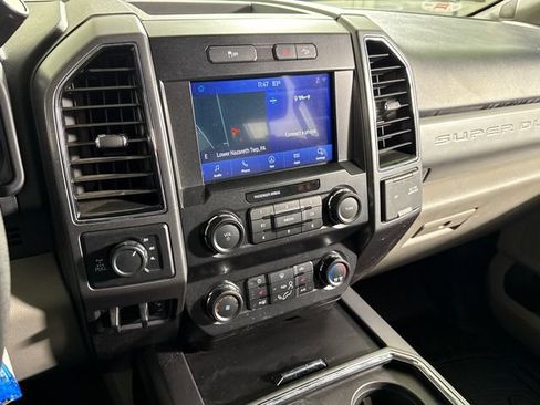 Certified 2022 Ford F250 XLT w/ XLT Premium Package AWD/4WD image 32