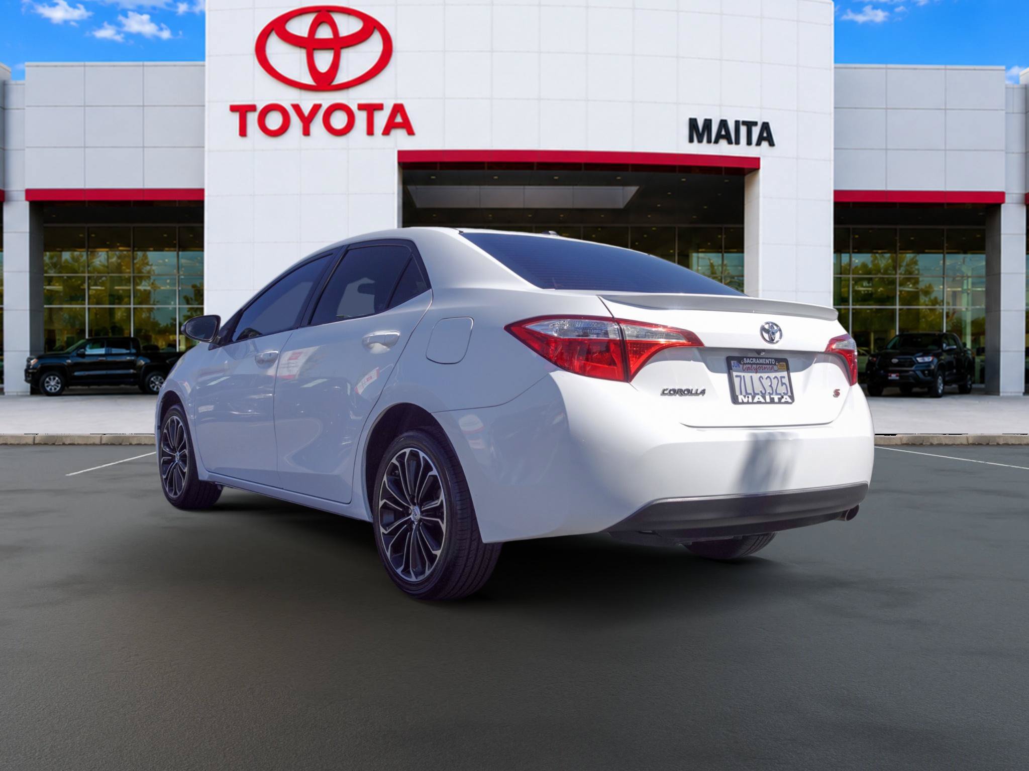 Used 2015 Toyota Corolla S Premium FWD image 5