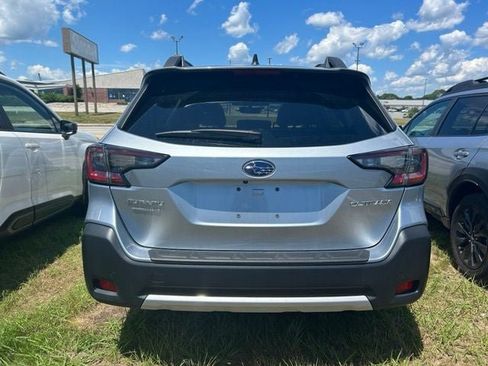 Used 2025 Subaru Outback Limited AWD/4WD image 5