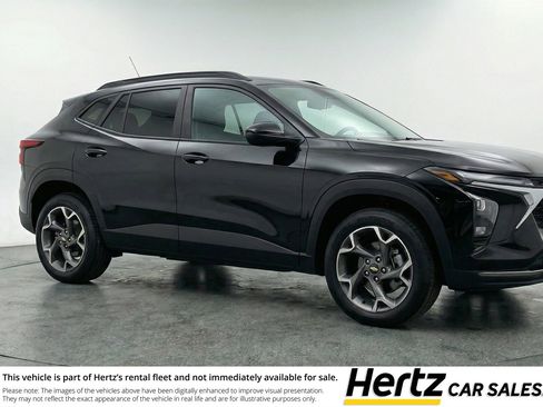 Used 2025 Chevrolet Trax LT w/ LT Convenience Package FWD image 1