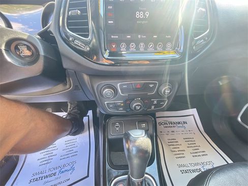 Used 2018 Jeep Compass Limited image 18
